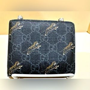 Gucci Tiger GG Supreme Men’s Bifold Black Wallet